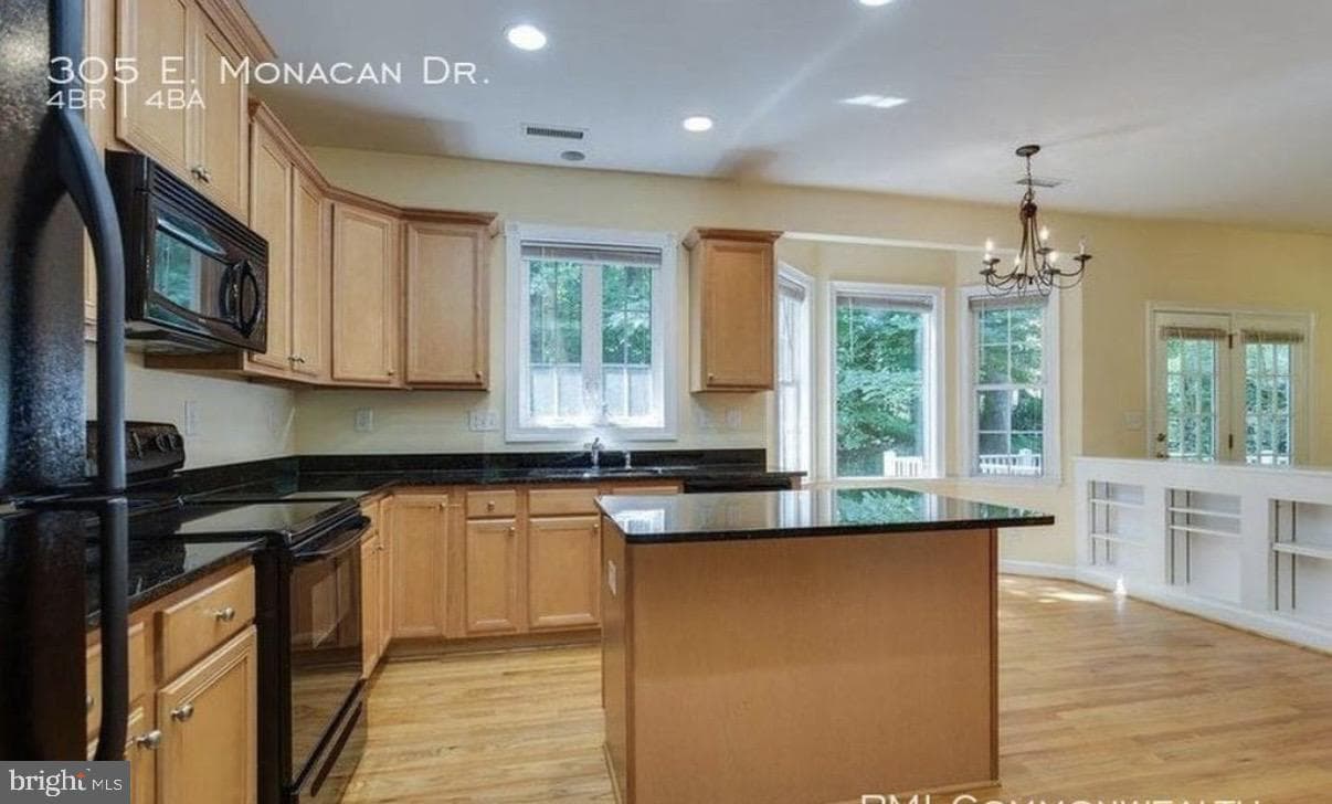 305 E Monacan Drive photo 3