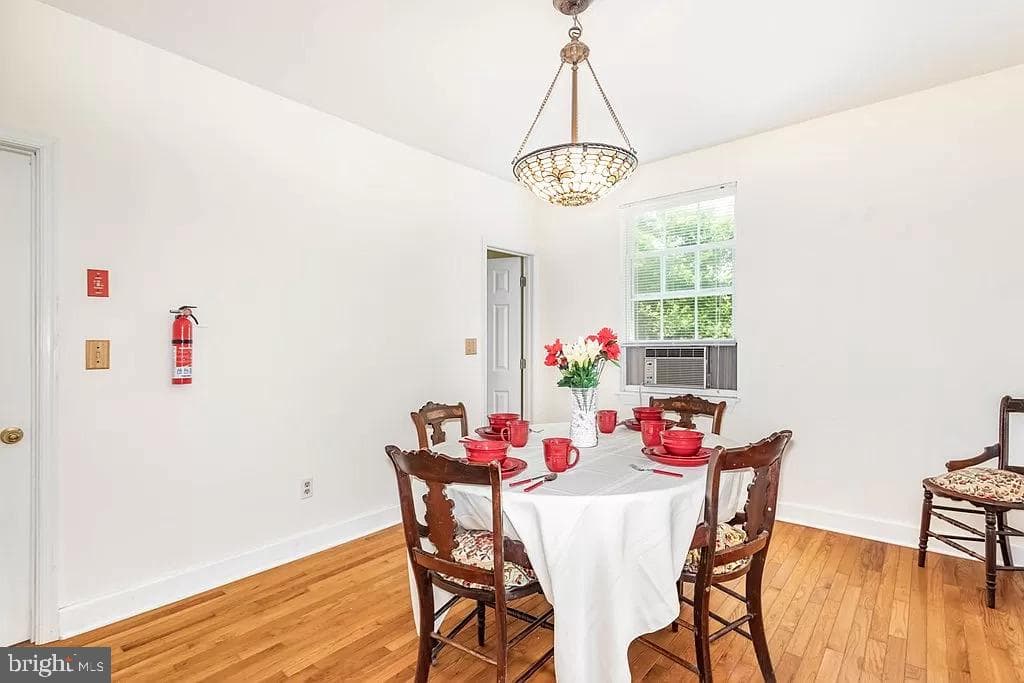 24171 Adelaide St photo 19