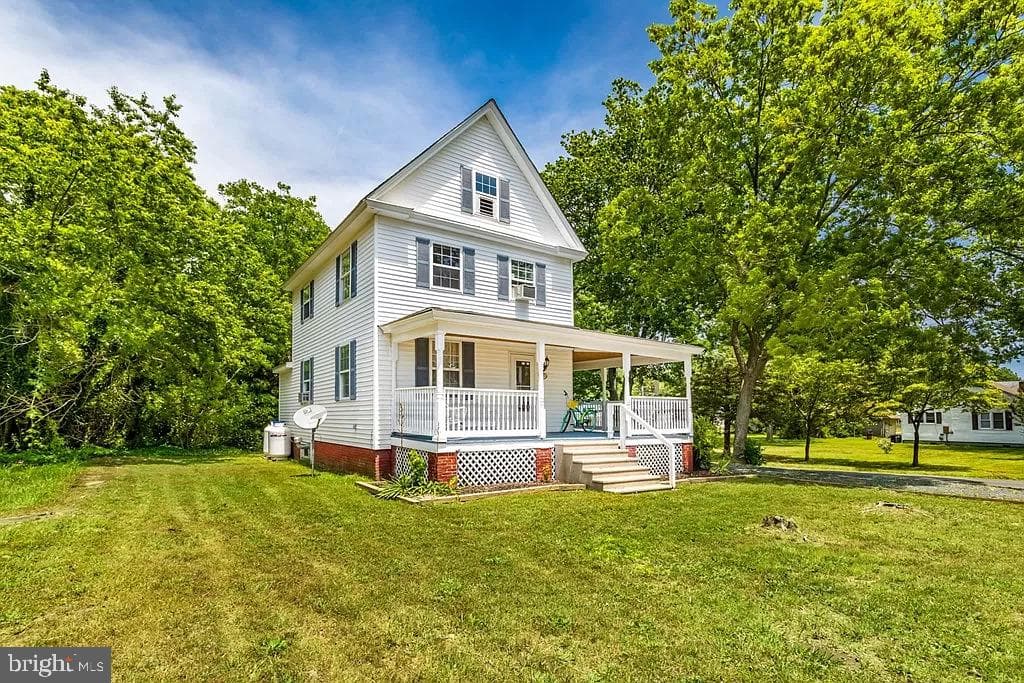 24171 Adelaide St photo 3