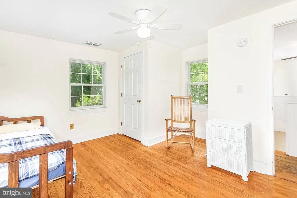 24171 Adelaide St photo 9