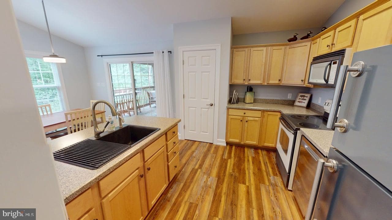 2309 Bounty Court photo 2
