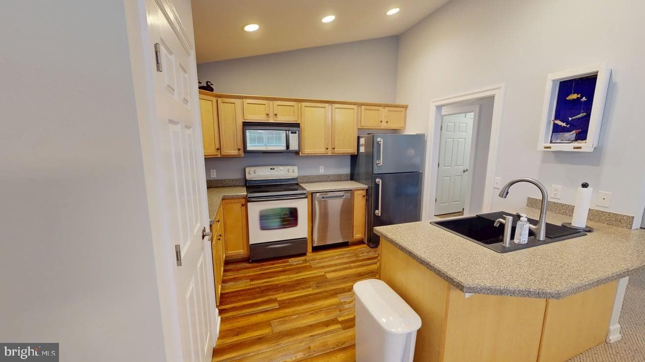 2309 Bounty Court photo 3