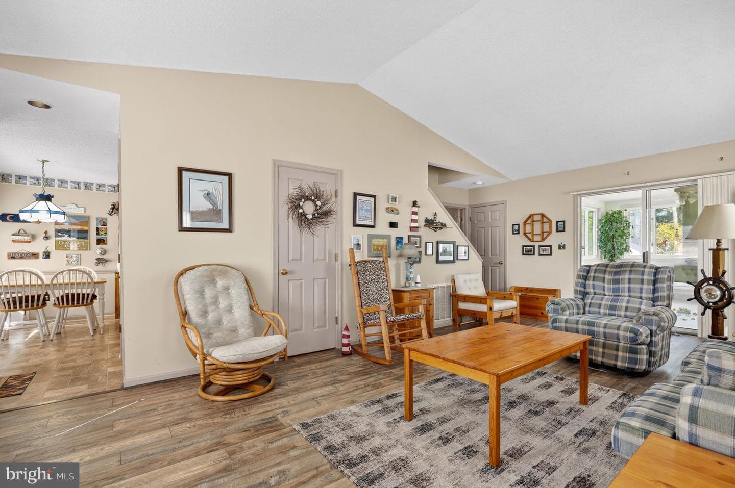 6135 Martin Lane photo 11