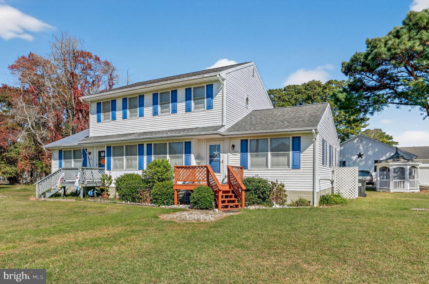 6135 Martin Lane photo 3