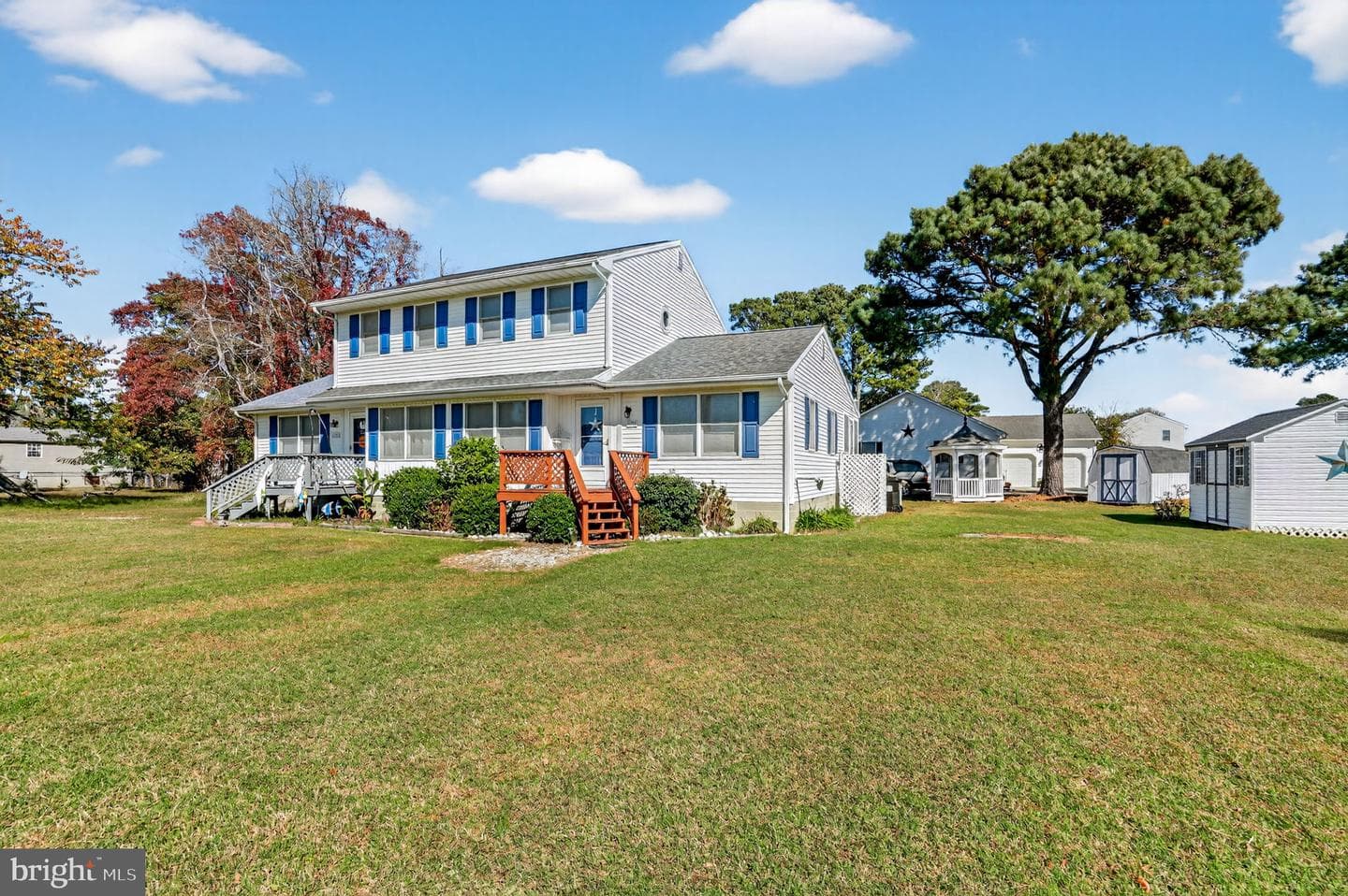 6135 Martin Lane photo 4