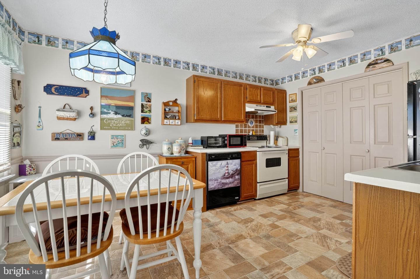 6135 Martin Lane photo 6