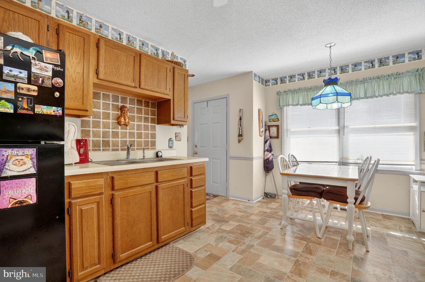 6135 Martin Lane photo 9