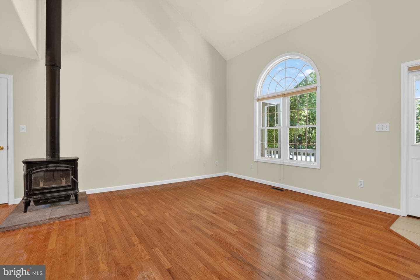 2347 Mayflower Drive photo 4