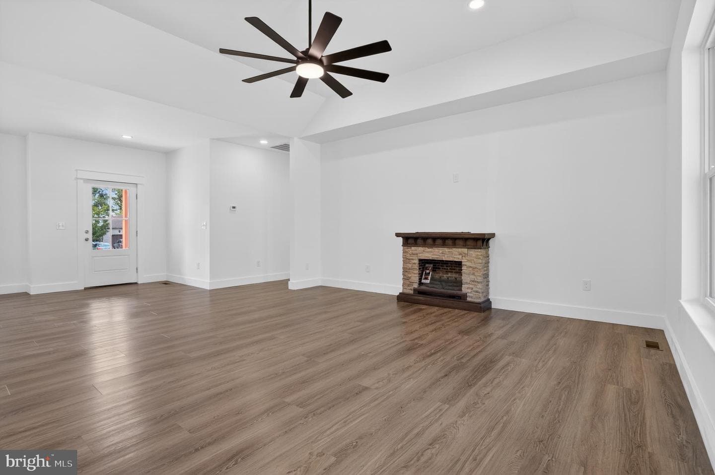 3077 Navigator Drive photo 3