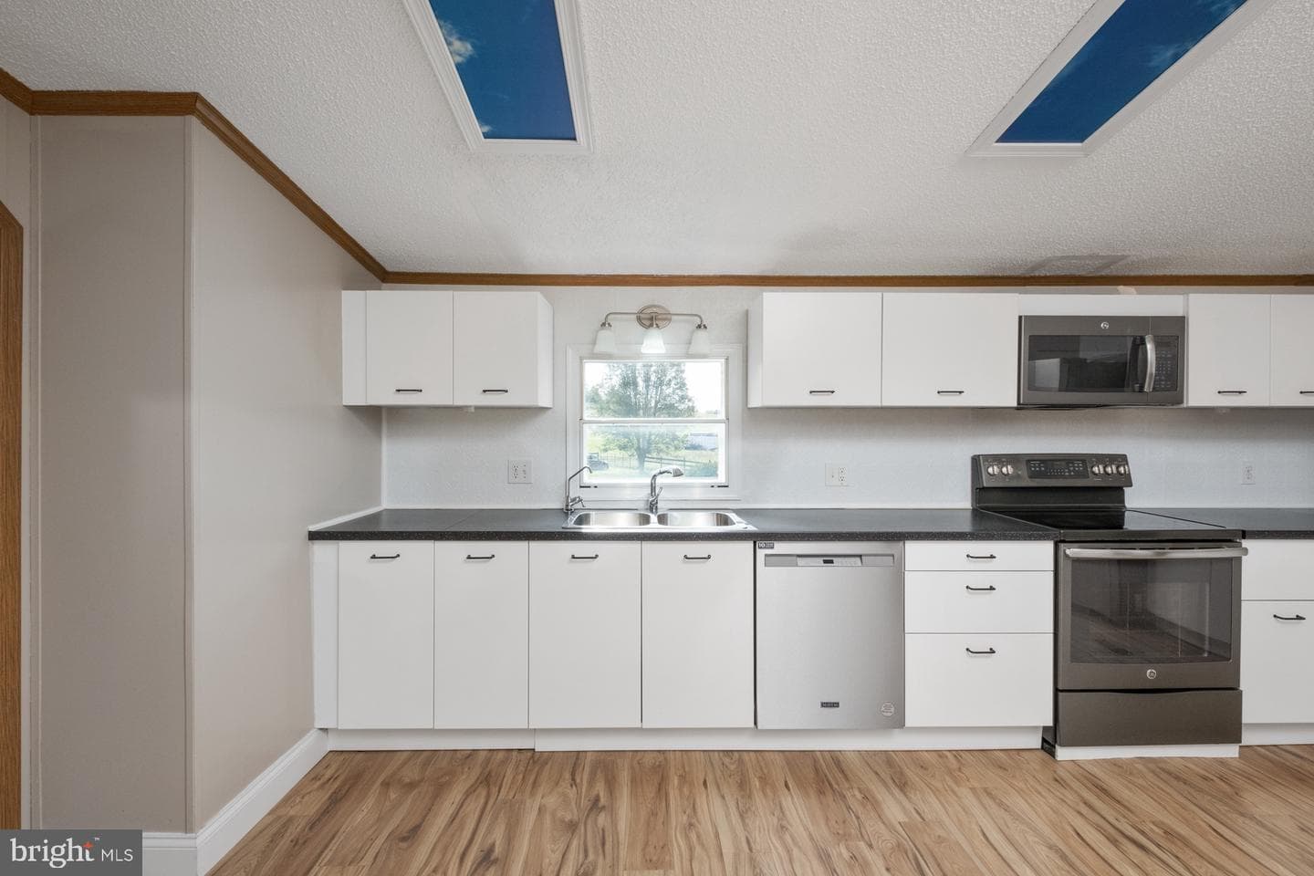 1784 Fadley Road photo 10