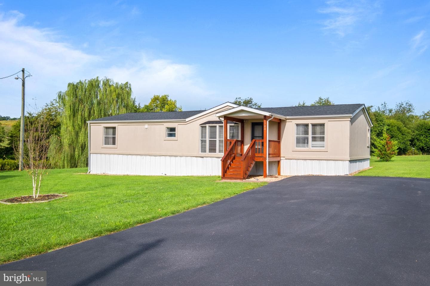 1784 Fadley Road photo 3