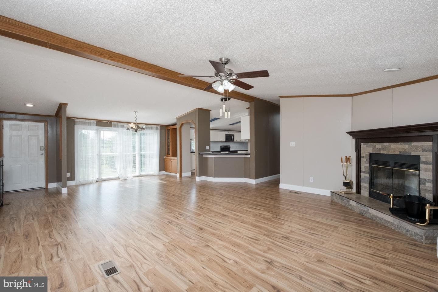 1784 Fadley Road photo 5