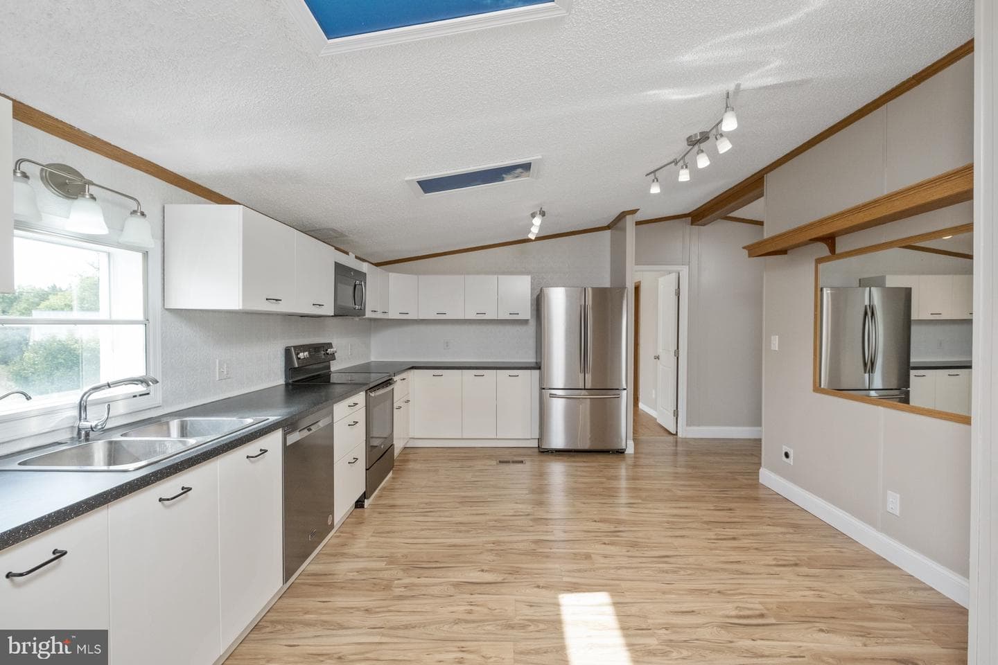 1784 Fadley Road photo 9