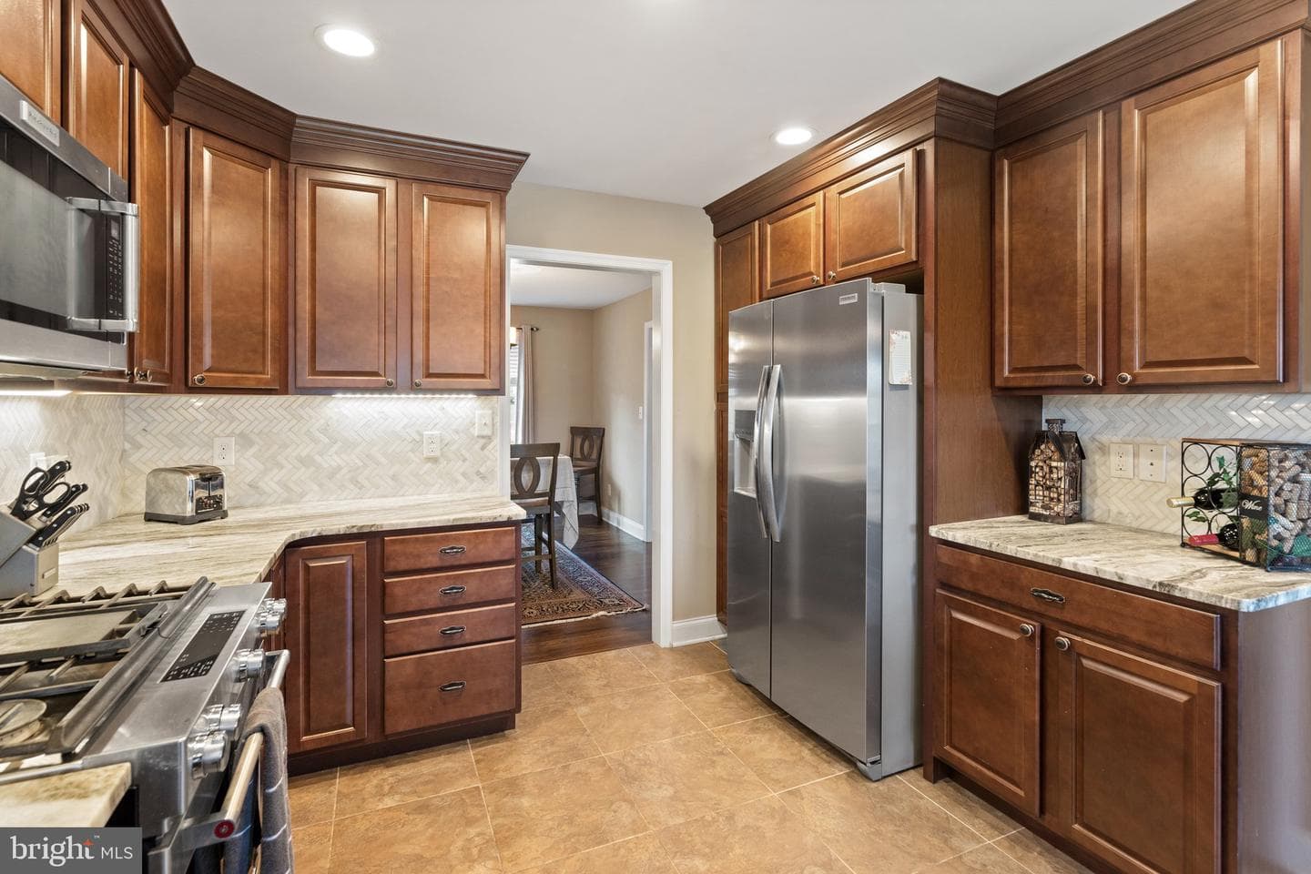25 Riverhead Drive photo 11