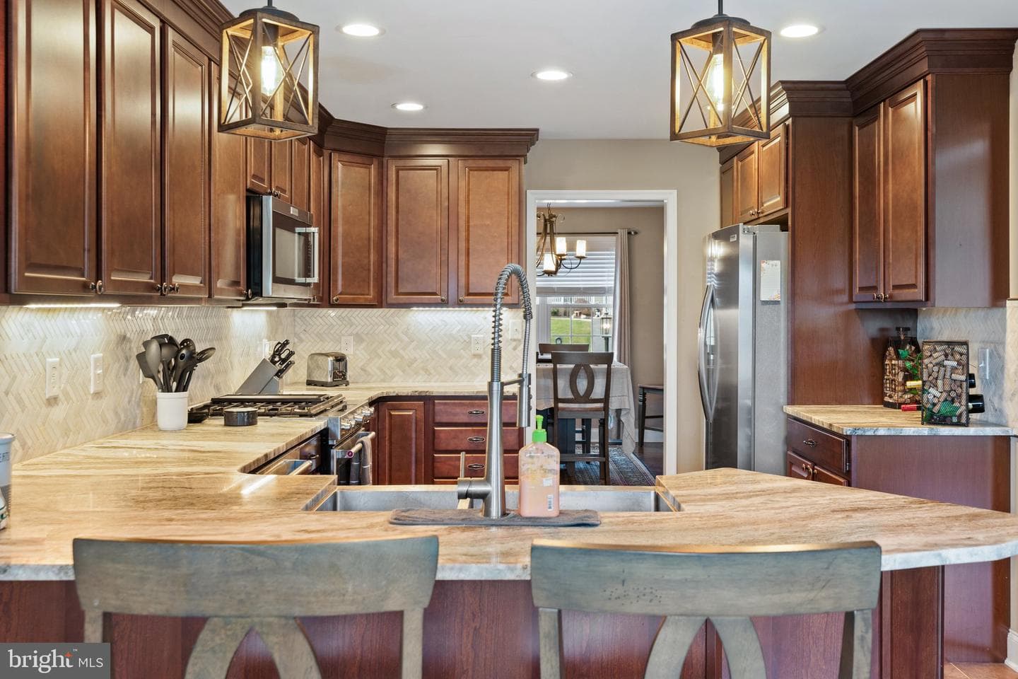 25 Riverhead Drive photo 12