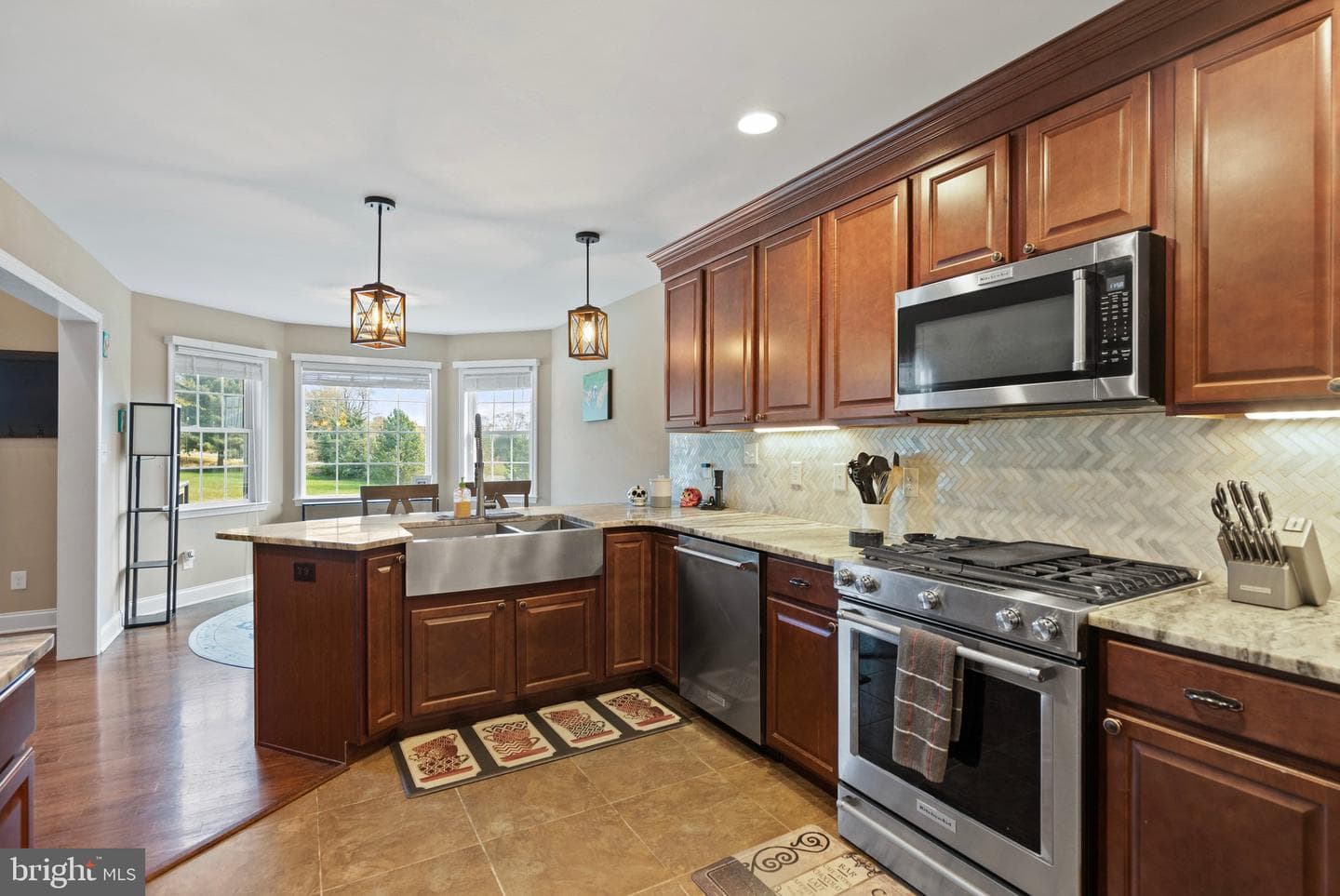 25 Riverhead Drive photo 15