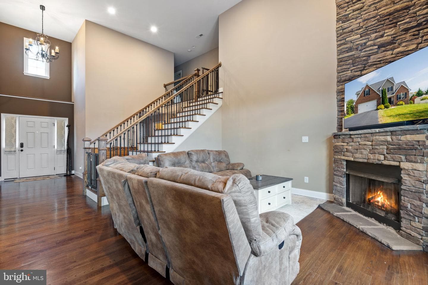 25 Riverhead Drive photo 19