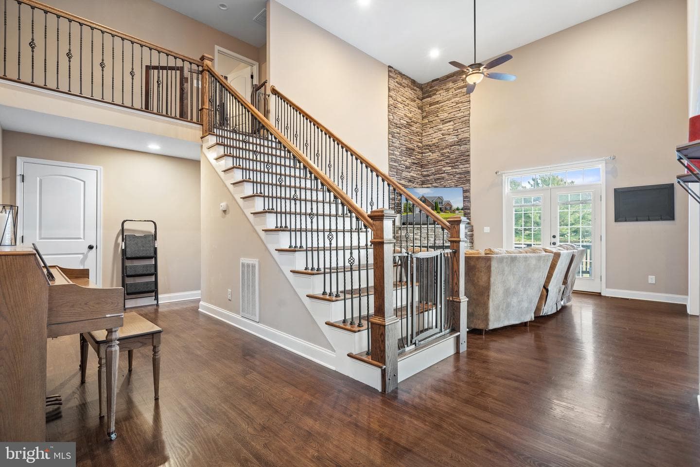 25 Riverhead Drive photo 23