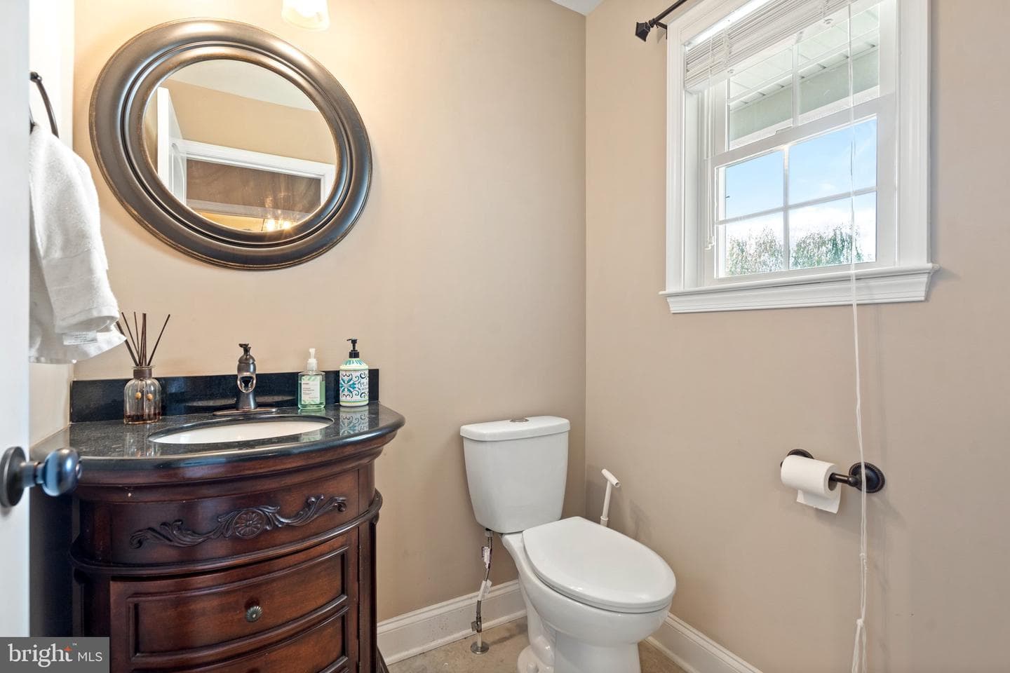 25 Riverhead Drive photo 25