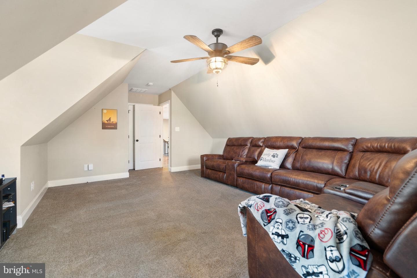 25 Riverhead Drive photo 34