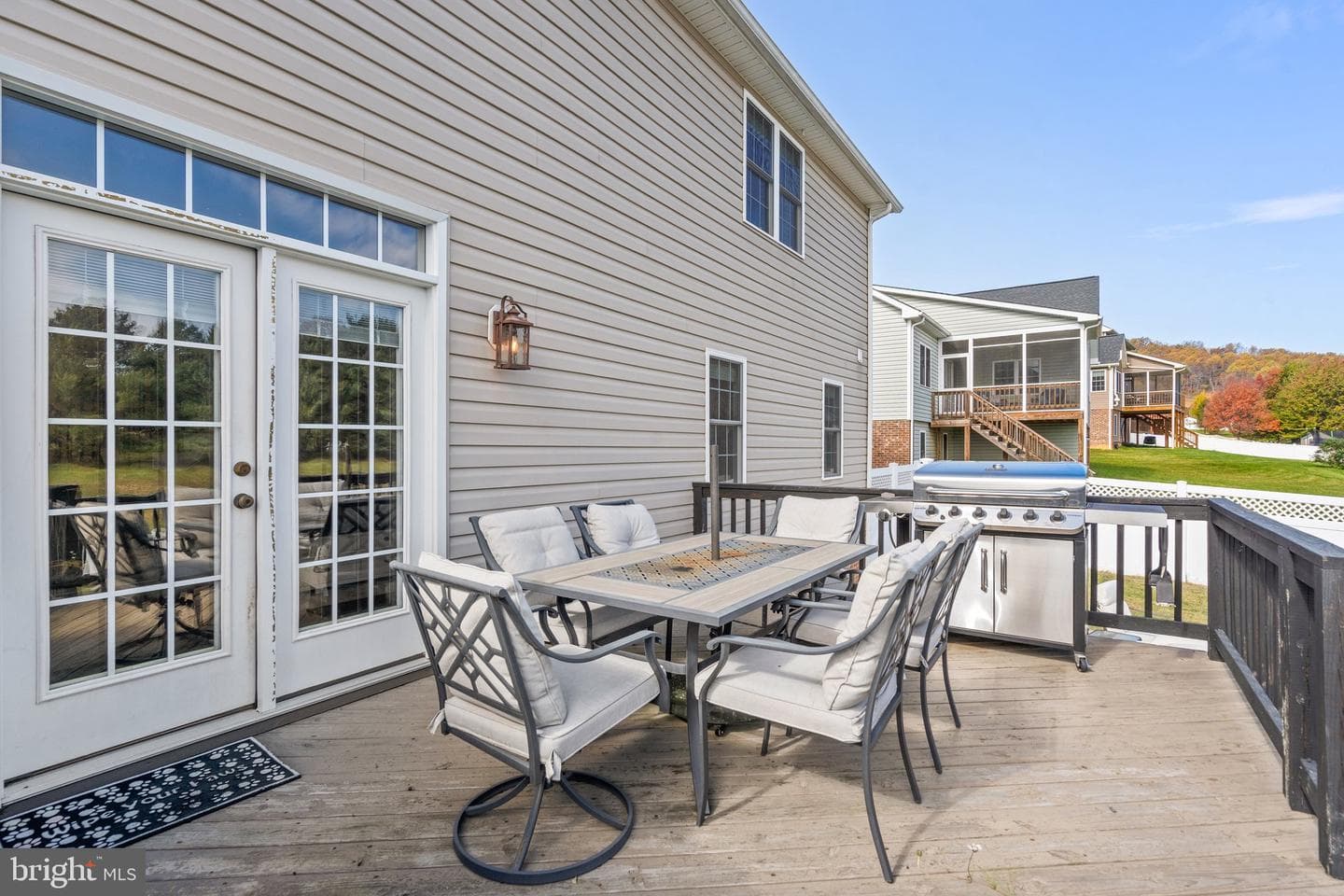 25 Riverhead Drive photo 41