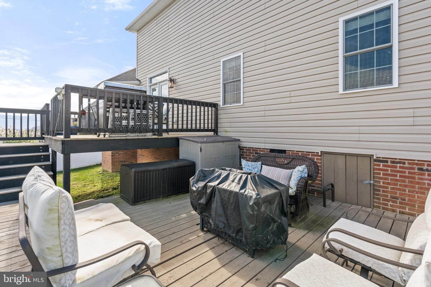 25 Riverhead Drive photo 43
