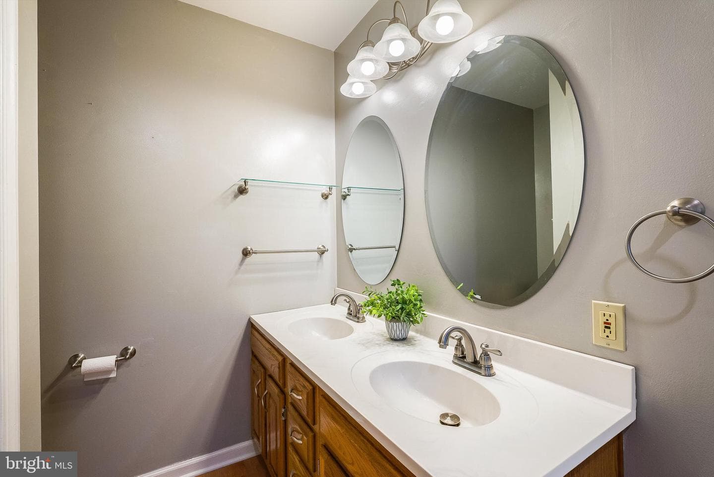 209 Raintree Road photo 24