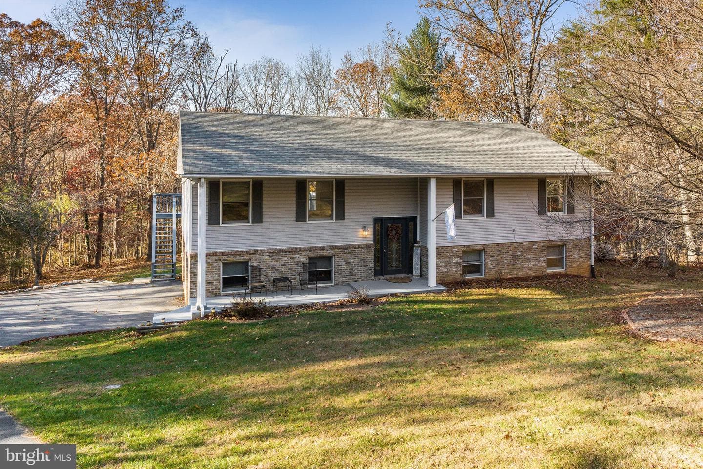 209 Raintree Road photo 4