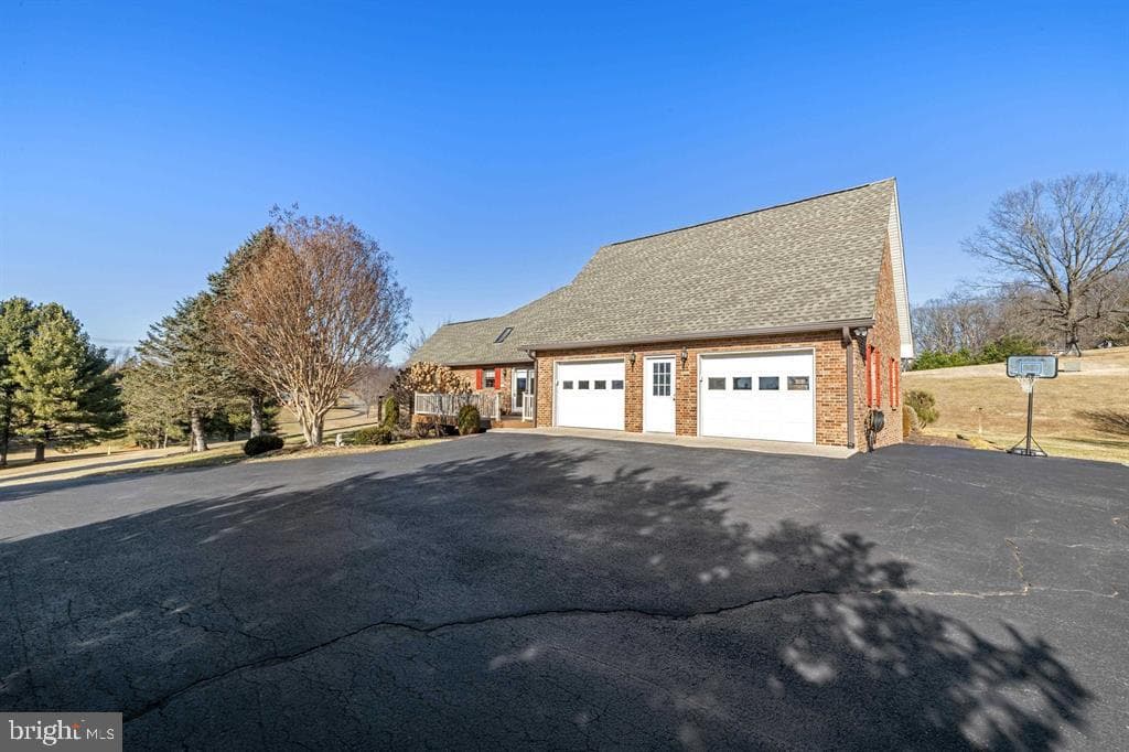 147 Bon Lea Drive photo 10