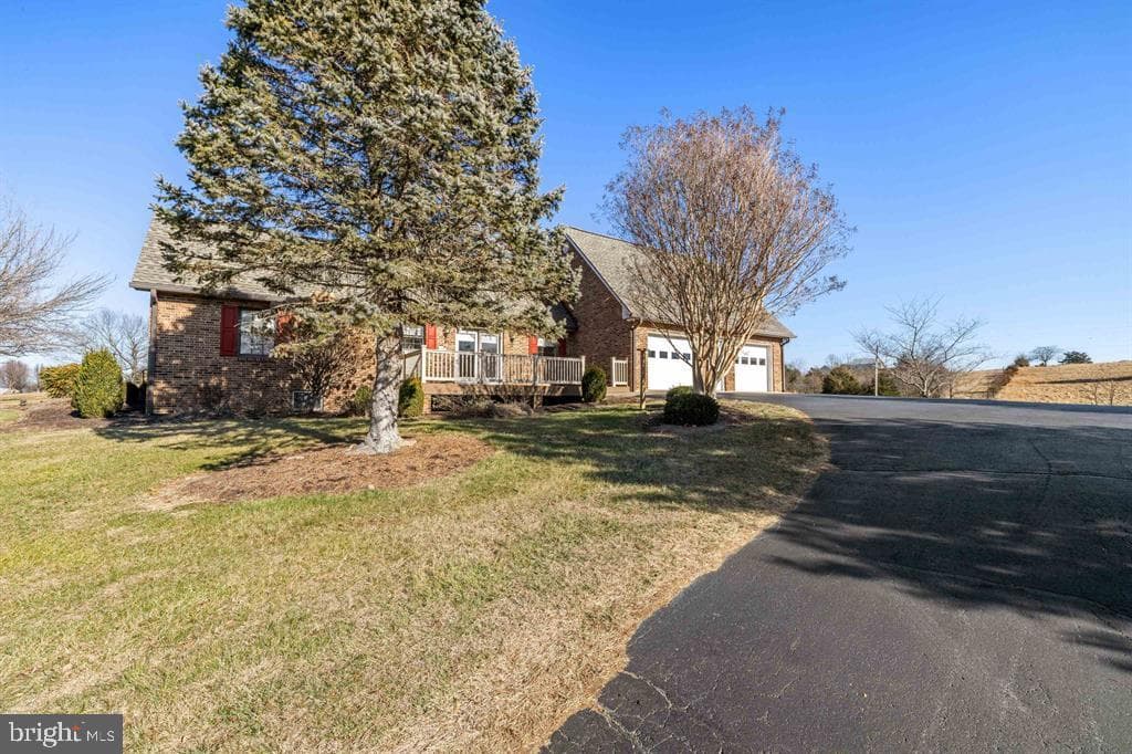 147 Bon Lea Drive photo 11