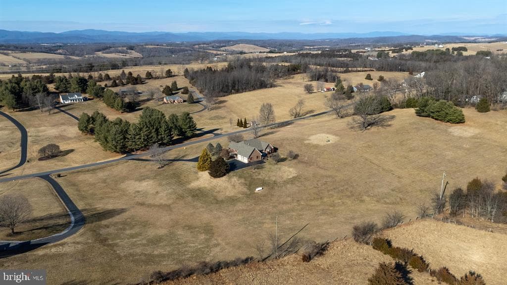 147 Bon Lea Drive photo 21