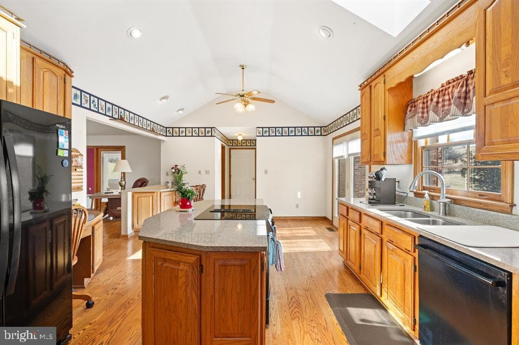147 Bon Lea Drive photo 43