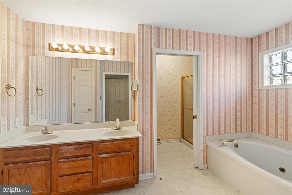 147 Bon Lea Drive photo 51