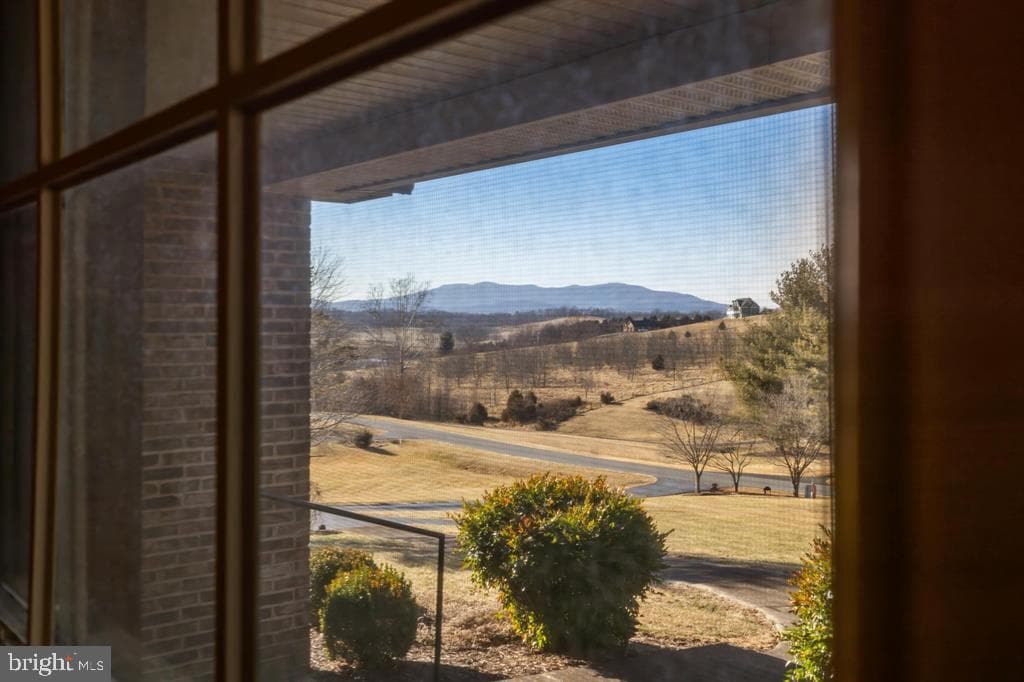 147 Bon Lea Drive photo 57