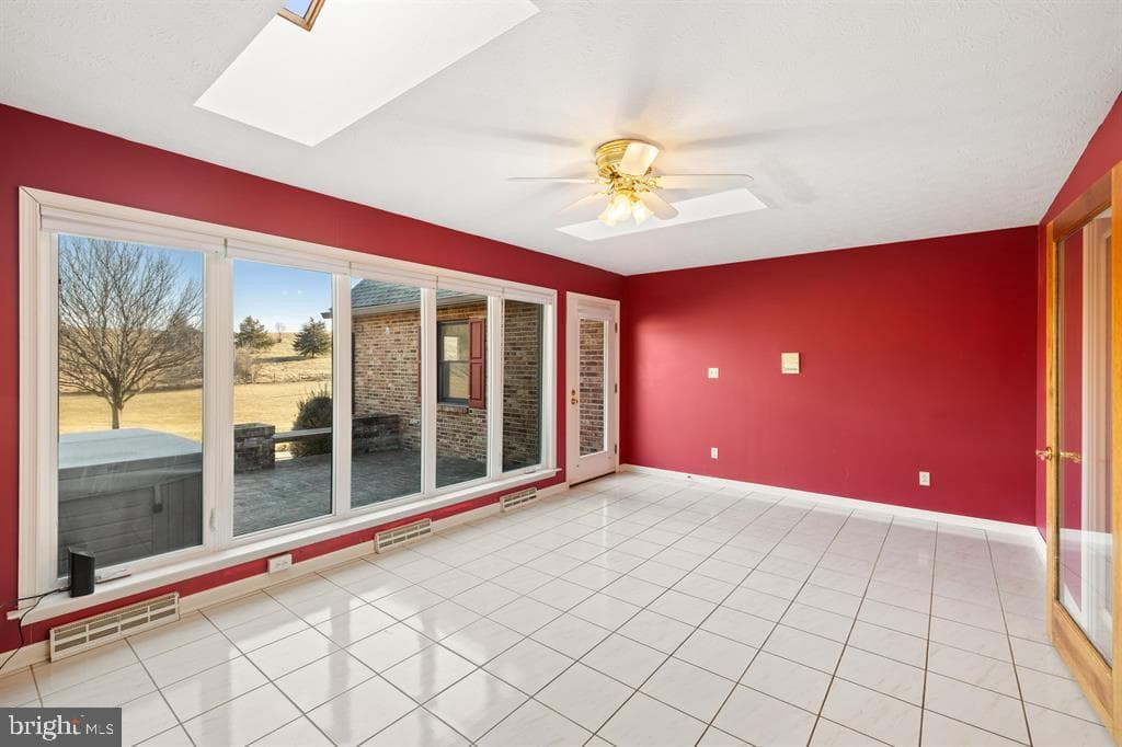 147 Bon Lea Drive photo 63