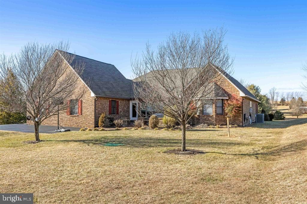 147 Bon Lea Drive photo 70