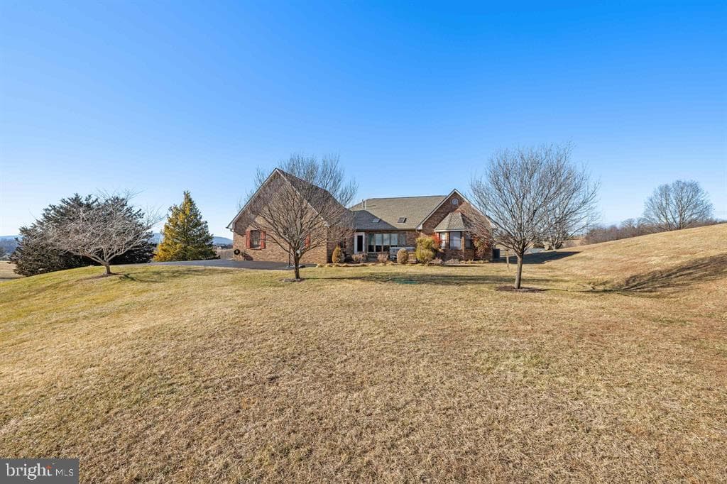 147 Bon Lea Drive photo 71