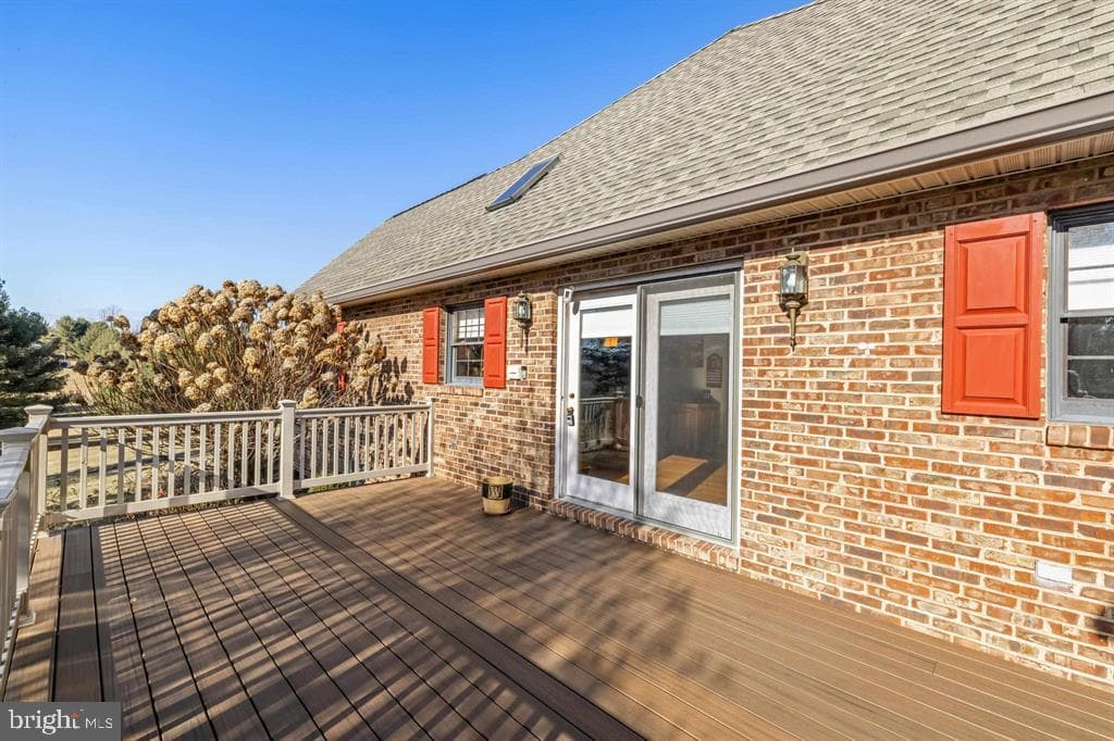 147 Bon Lea Drive photo 8