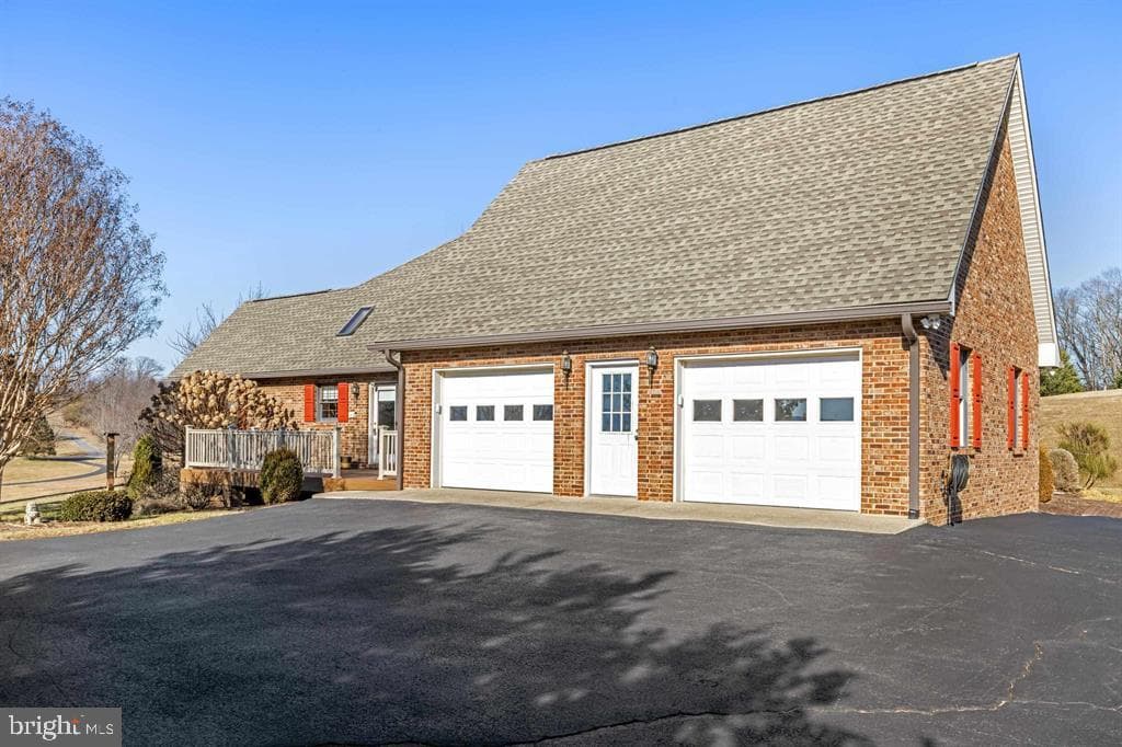 147 Bon Lea Drive photo 9