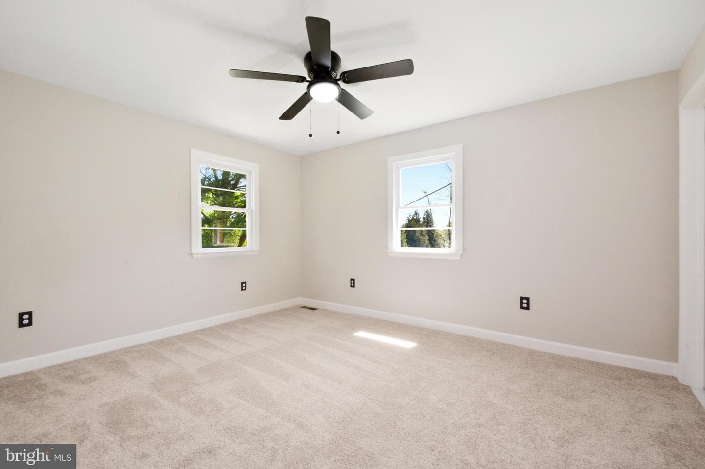 40 Troxell Lane photo 11