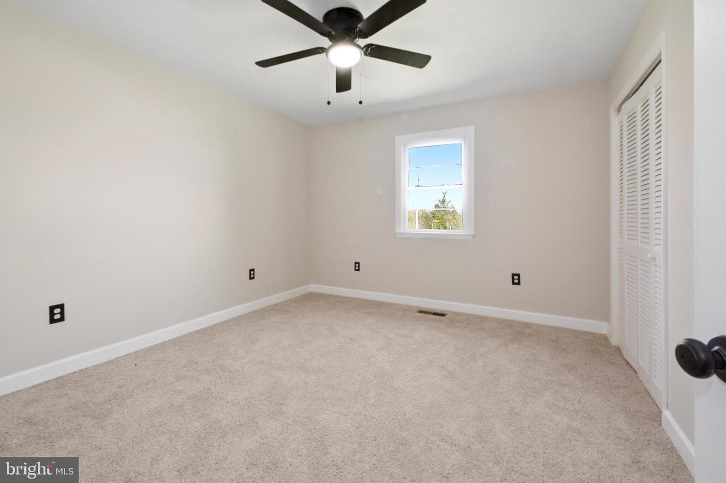 40 Troxell Lane photo 13
