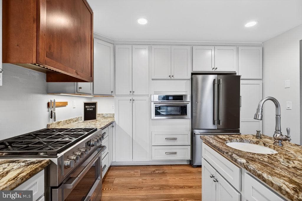 198 Hemlock Drive photo 15