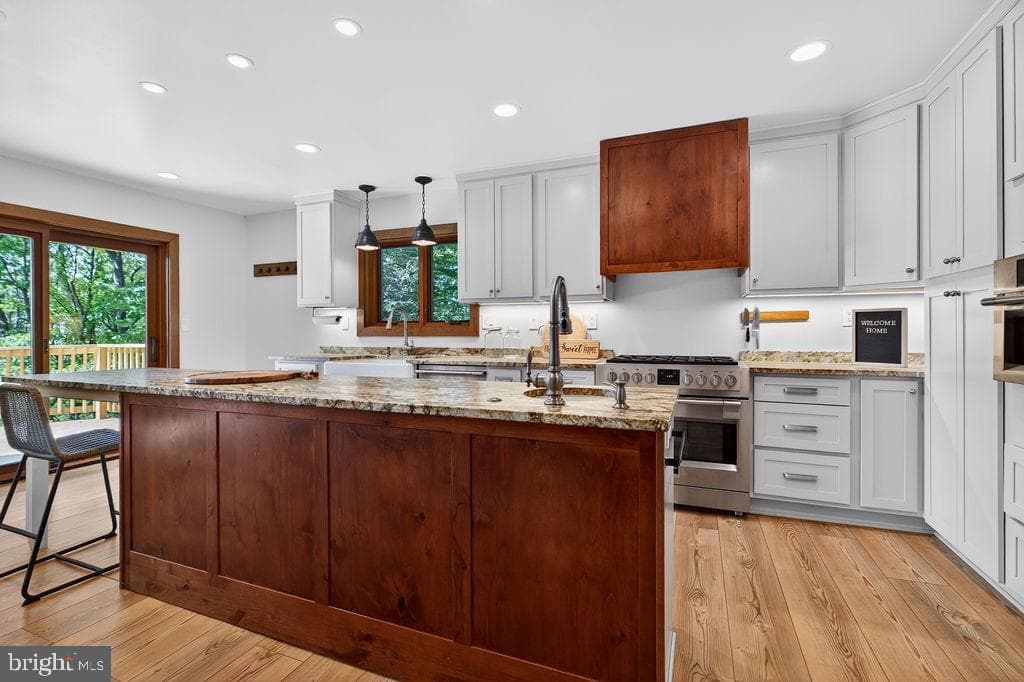 198 Hemlock Drive, Roseland