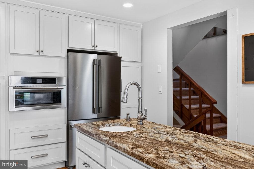 198 Hemlock Drive photo 23