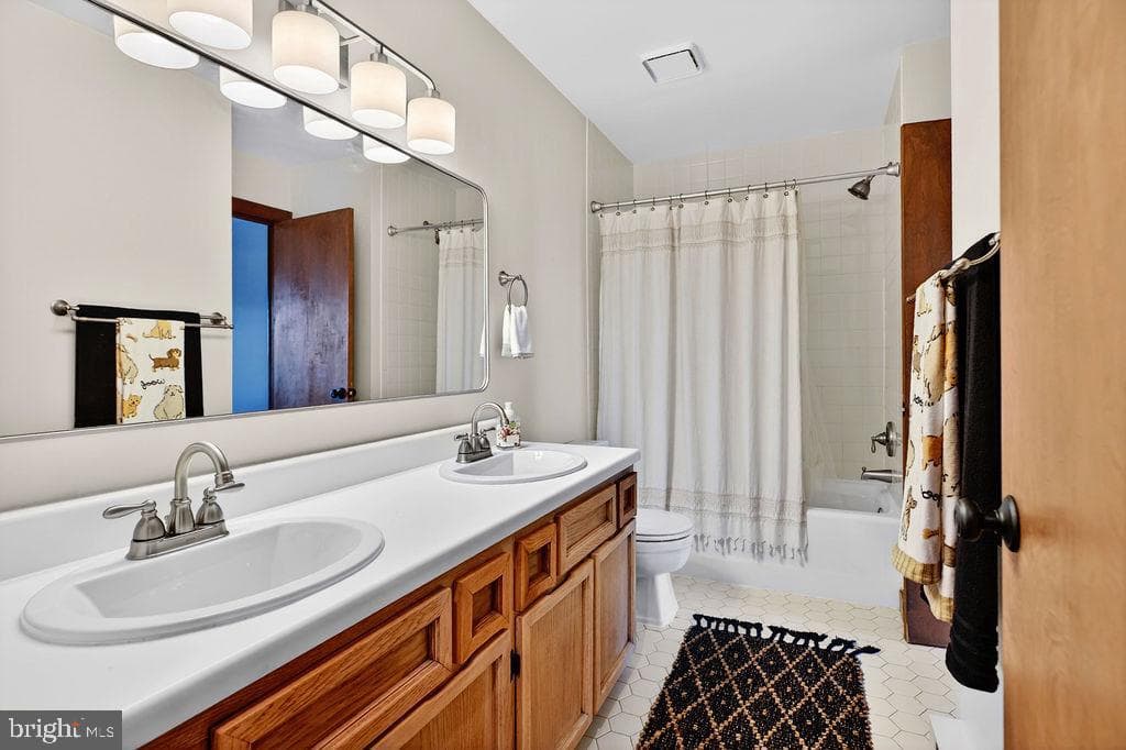 198 Hemlock Drive photo 32