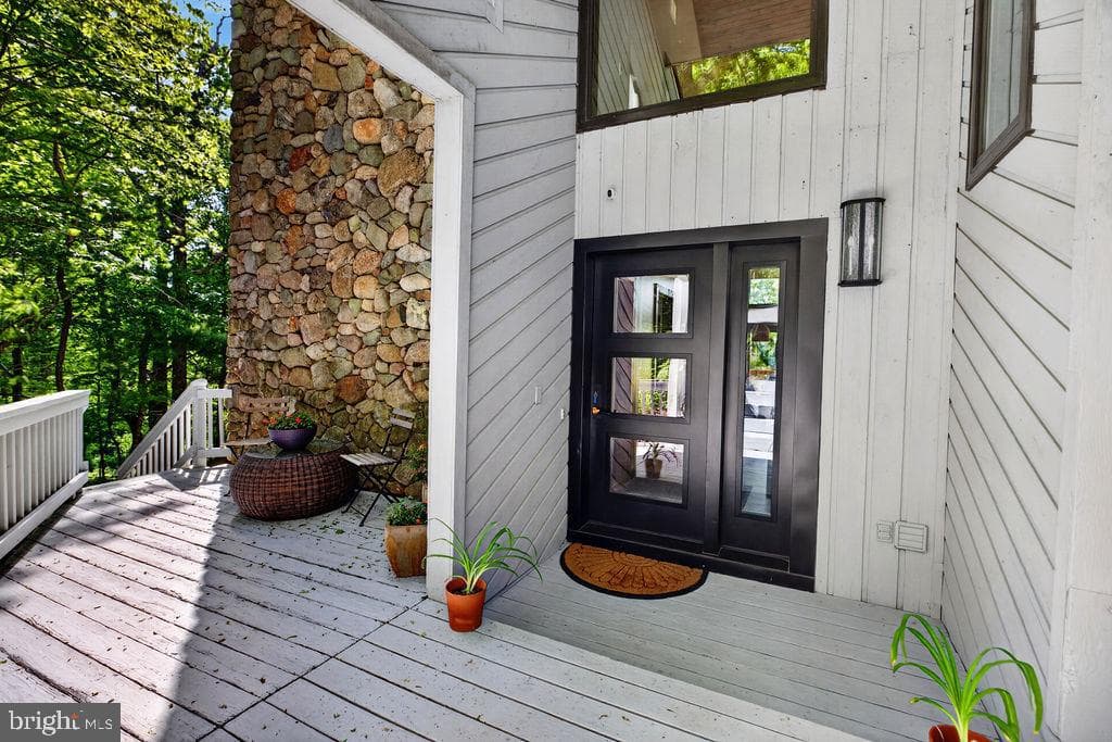 198 Hemlock Drive photo 5
