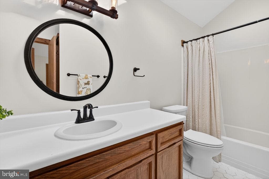 198 Hemlock Drive photo 55