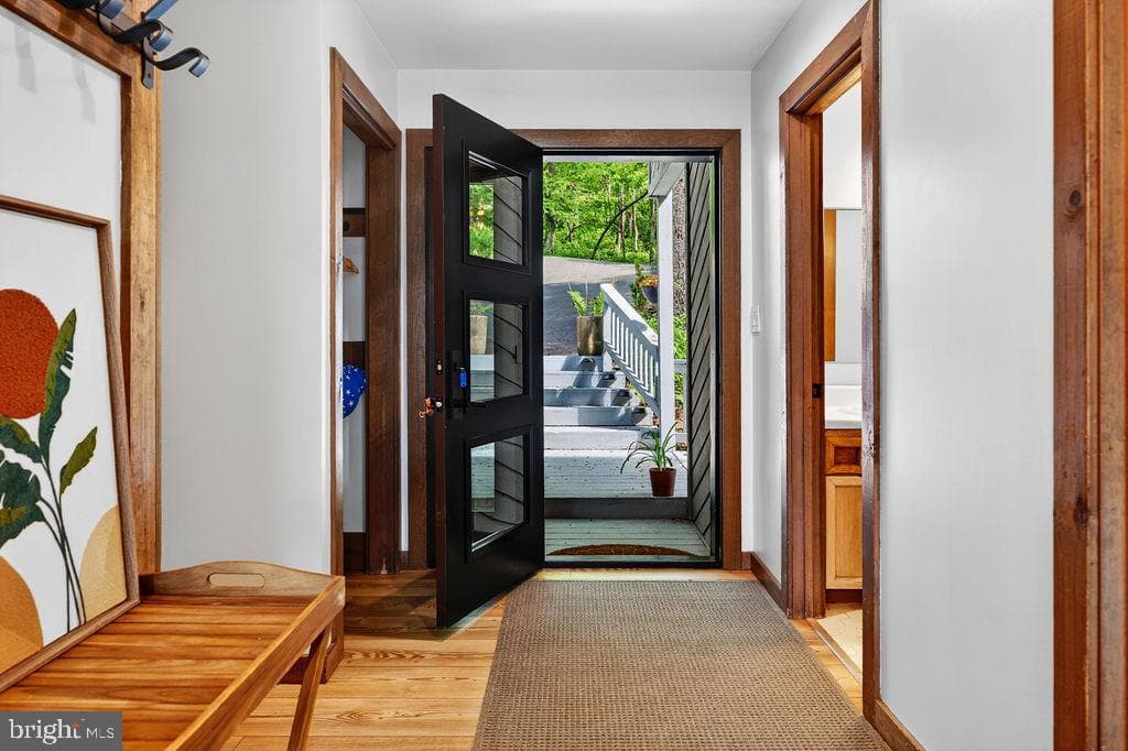 198 Hemlock Drive photo 6