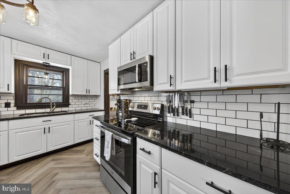 8901 Deekens Street photo 10