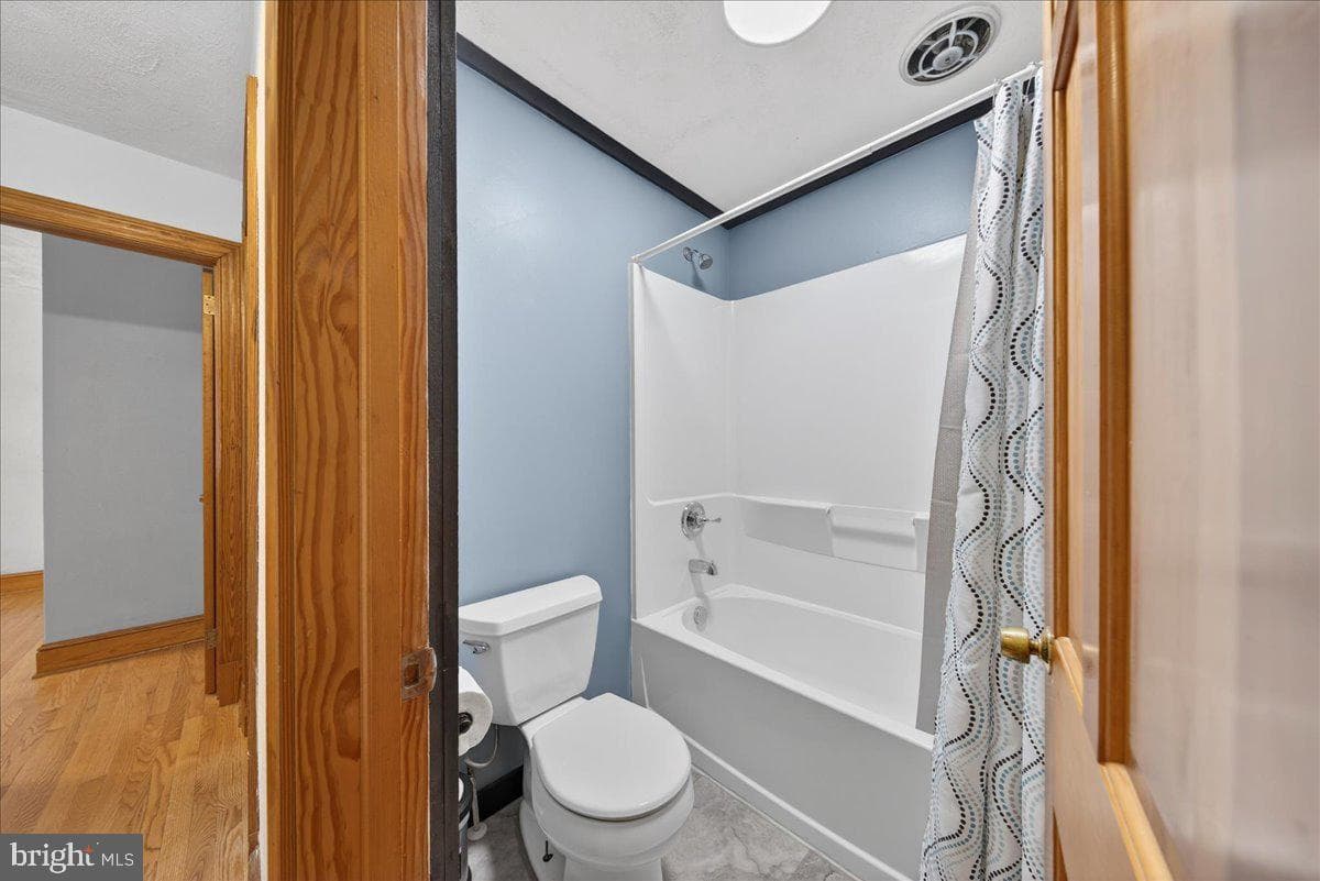 8901 Deekens Street photo 28